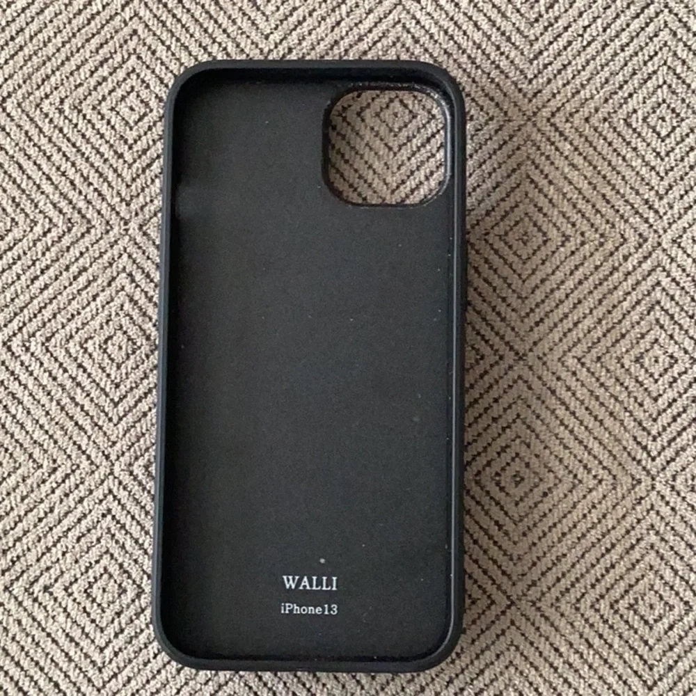 Walli iPhone Cover with Black Pop Socket
